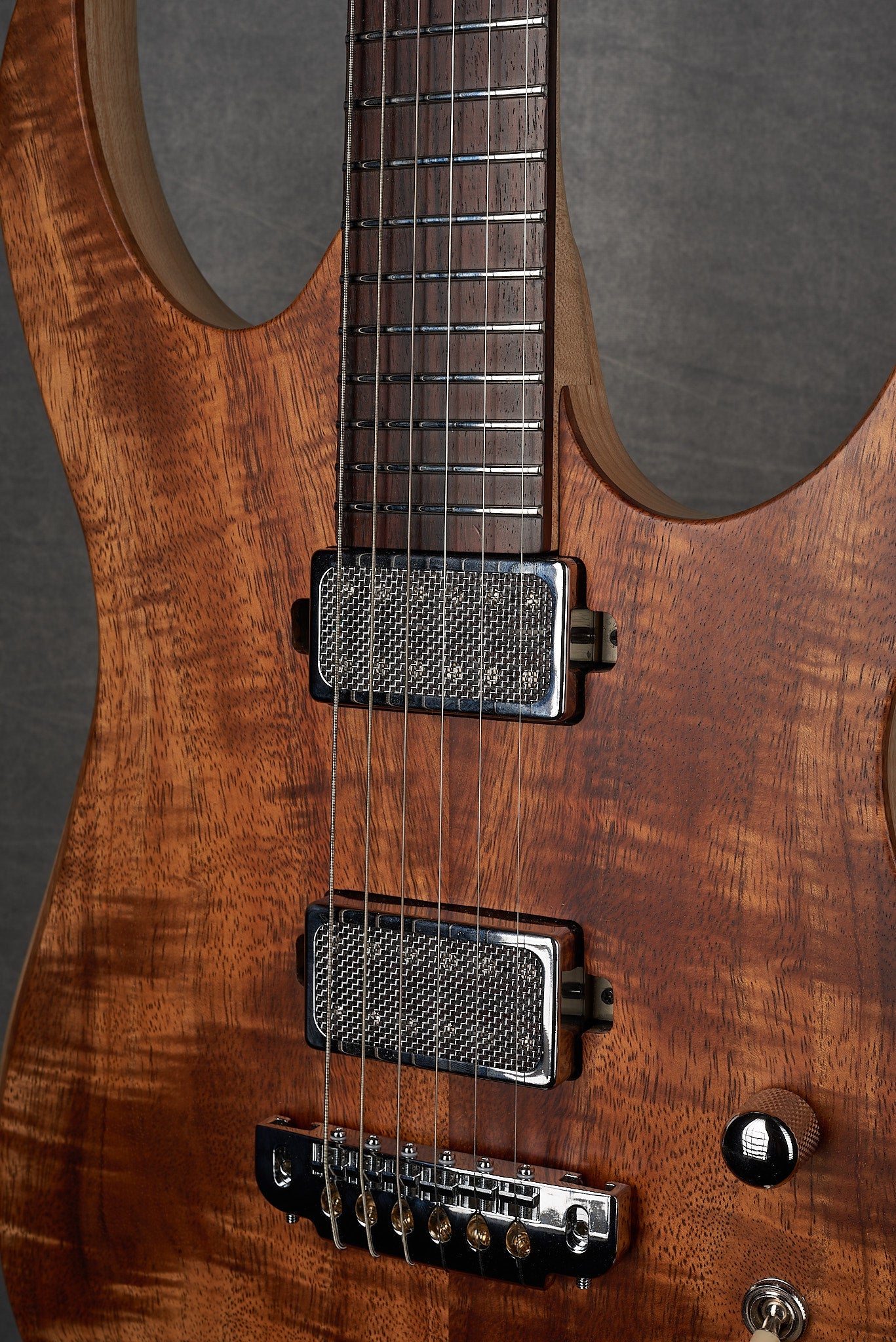 Blackmachine B6 Koa Top with wraparound bridge - Feline Made