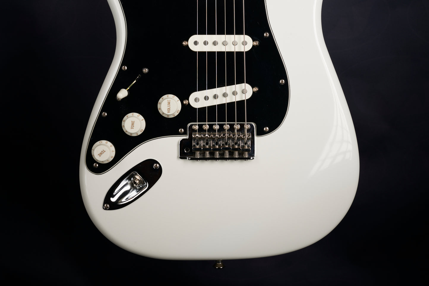 Feline SouthPaw left-handed S-type "woodstock" strat - black plate